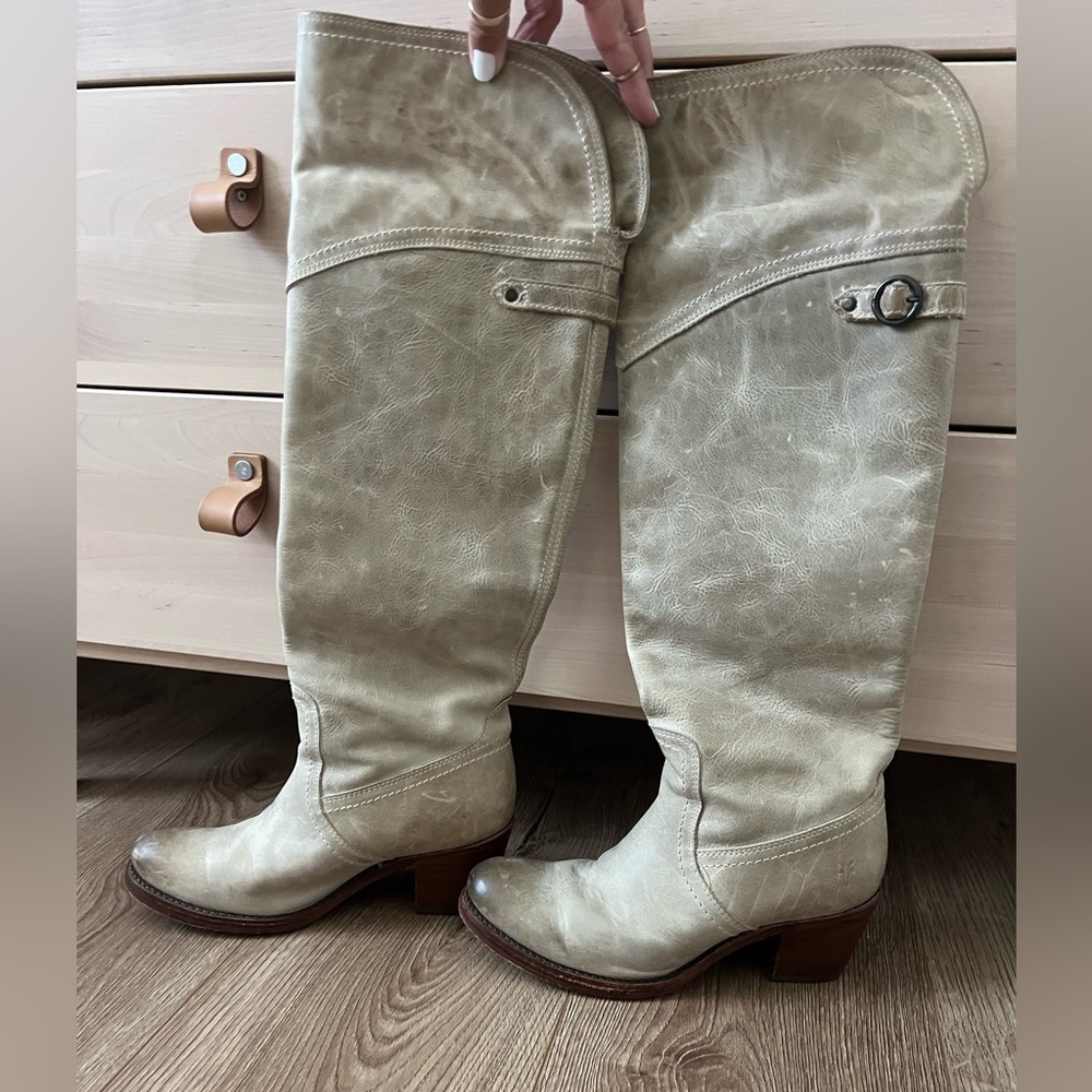 Gorgeous cream/light tan tall Frye Women's Heeled Boots in Cream